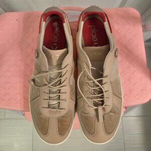 PLAE Butler Womens sz 8.5